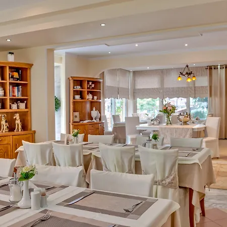 阿尔吉奥尼斯酒店 3*